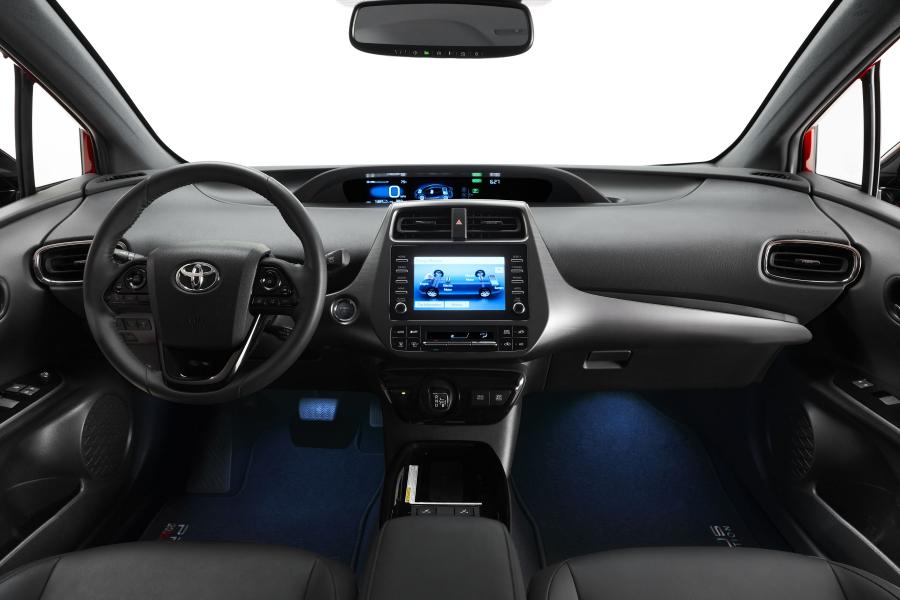 Торпедо Toyota Prius XLE 2020 Edition 2020 года  (NA) (фото 8 из 9)